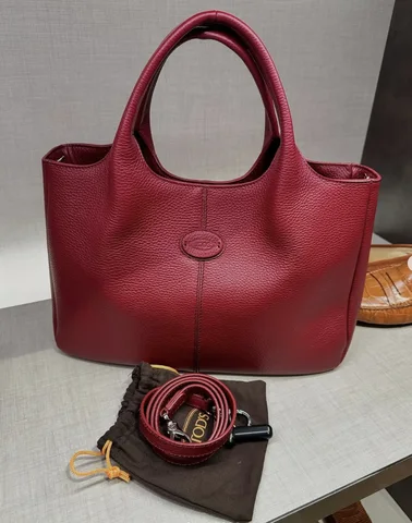 TOD’S, piccola, medium open top tote bag, with long strap, leather dark red